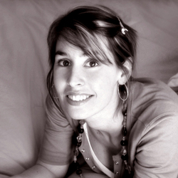 Heather Ledeboer RV blogger headshot